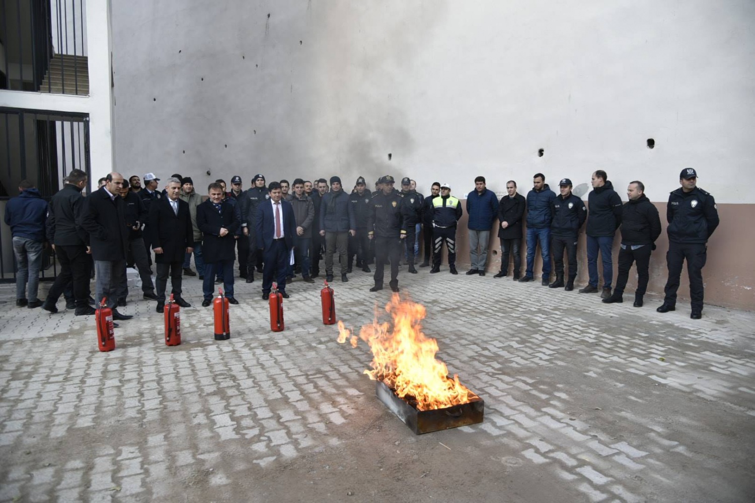 Gümüşhane Emniyetinde yangın eğitimi ve tatbikatı 2
