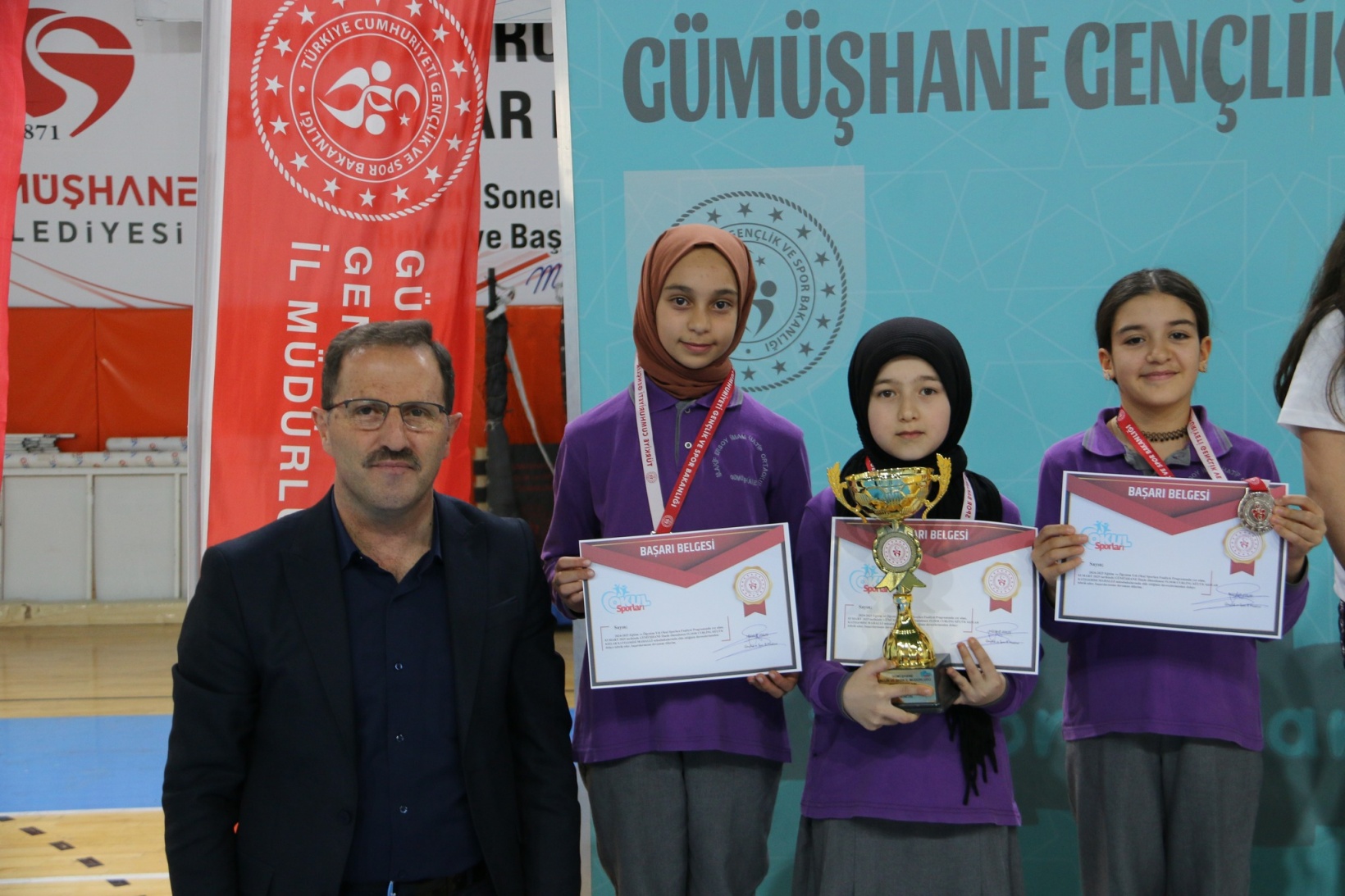 Gümüşhane'de curling heyecanı yaşandı 13