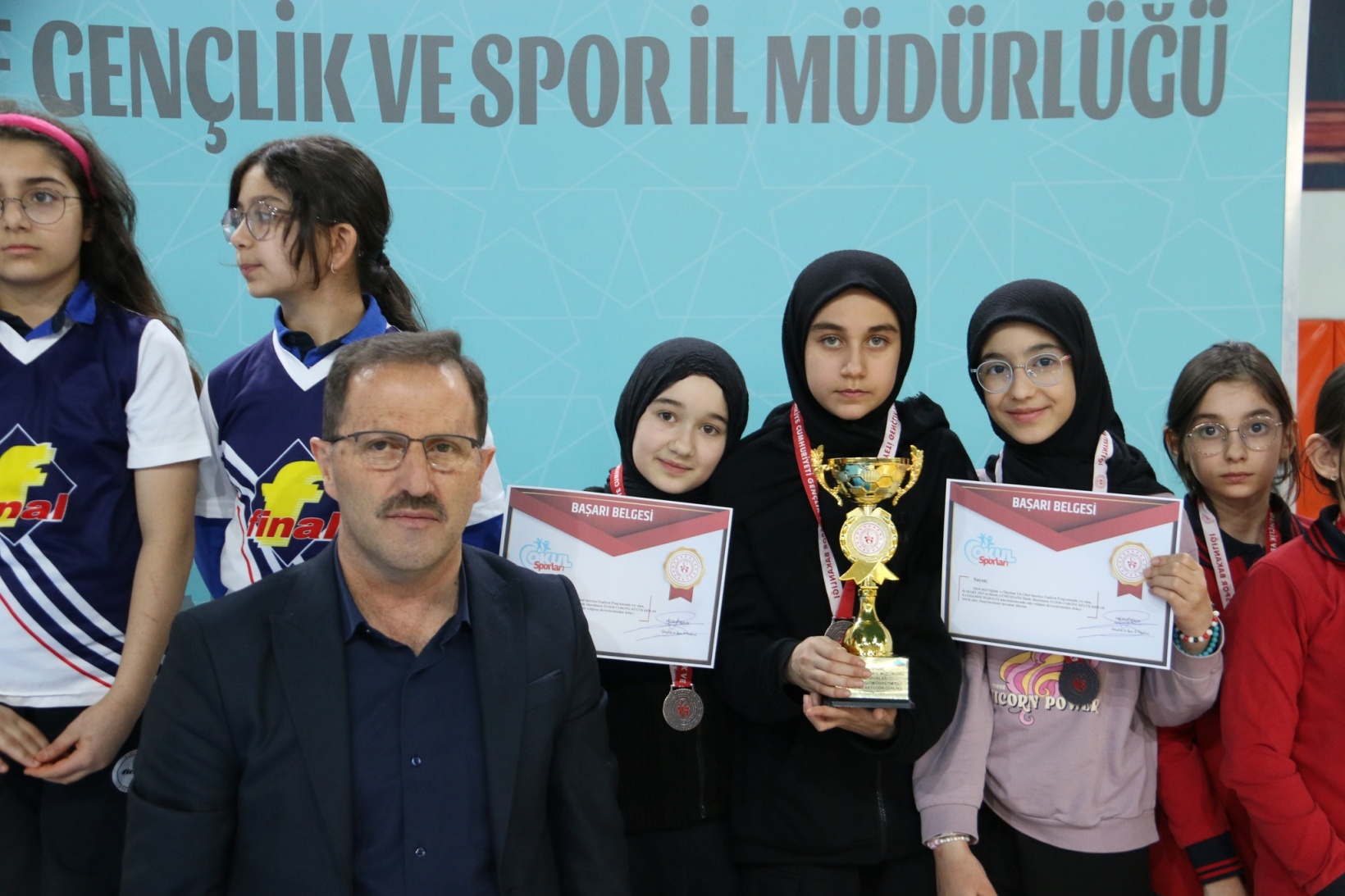 Gümüşhane'de curling heyecanı yaşandı 15