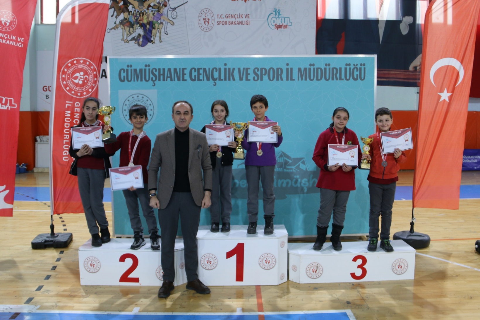 Gümüşhane'de curling heyecanı yaşandı 14