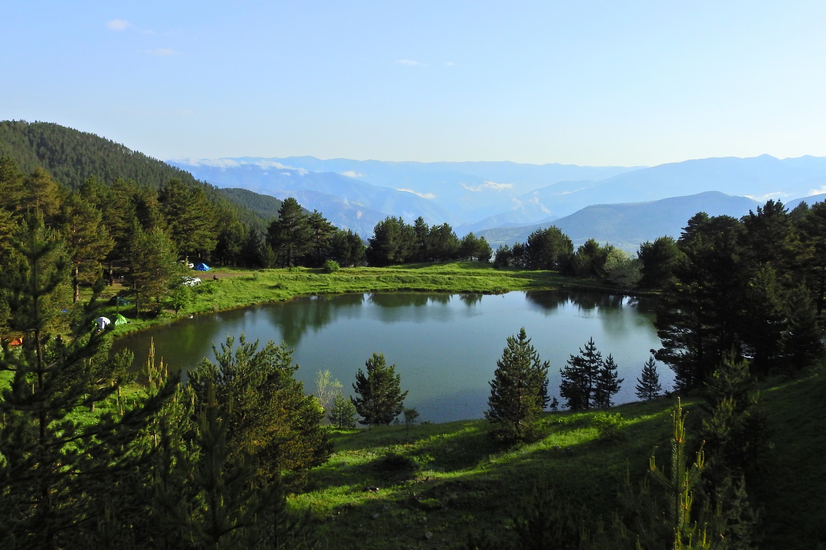 Gümüşhaneli doğaseverler Altınpınar Gölünde kamp kurdu 6