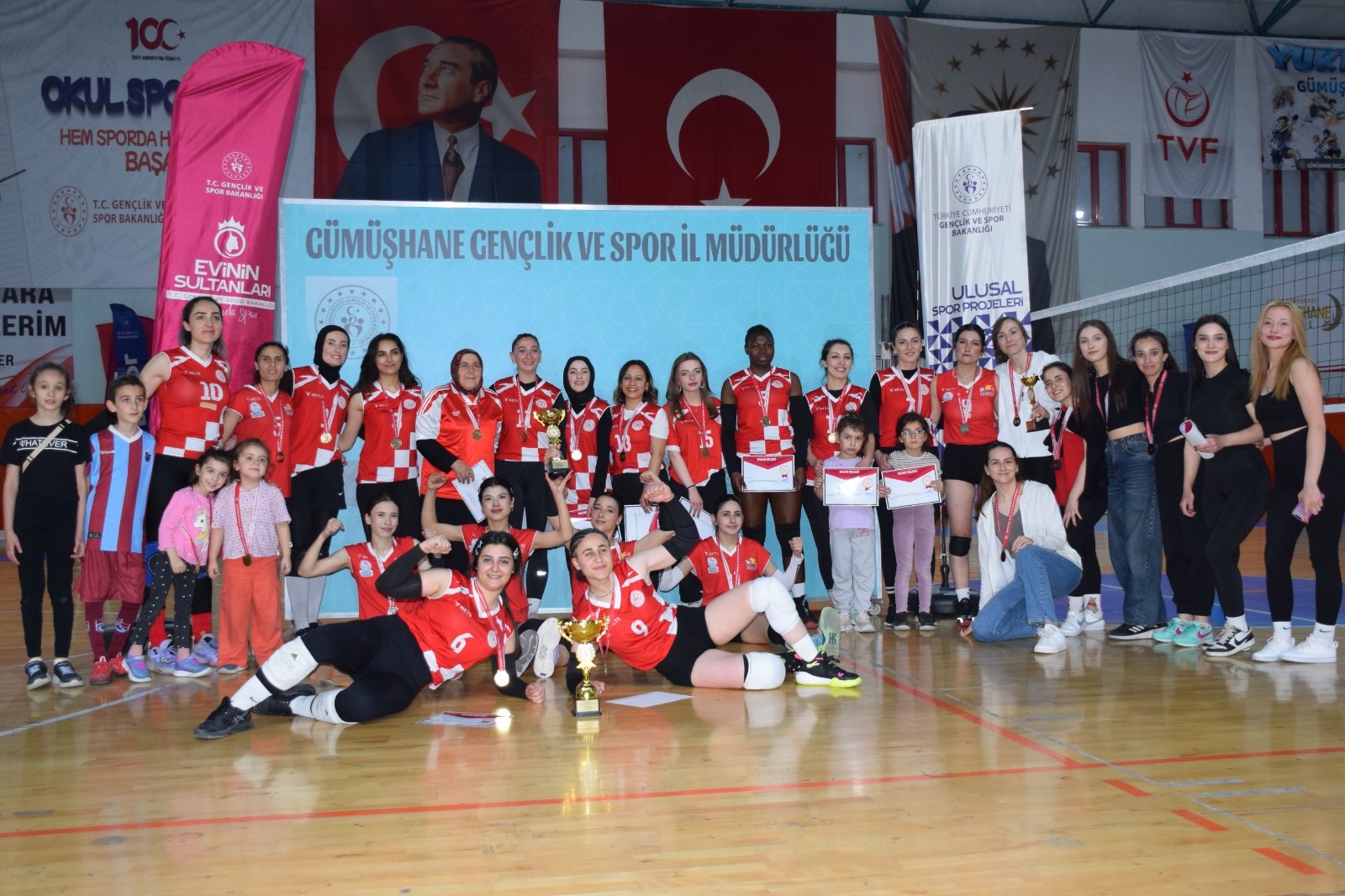 Nefes kesen finalin galibi Gümüş Kanatlar oldu 10