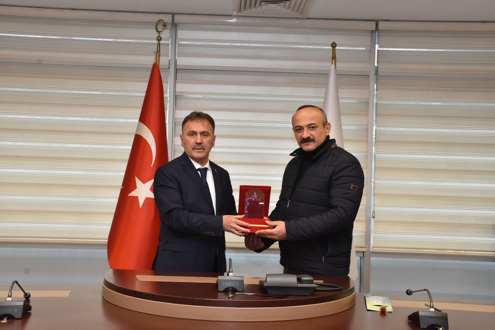 Başkan Çimen’den Belediye Meclis üyelerine teşekkür plaketi 4