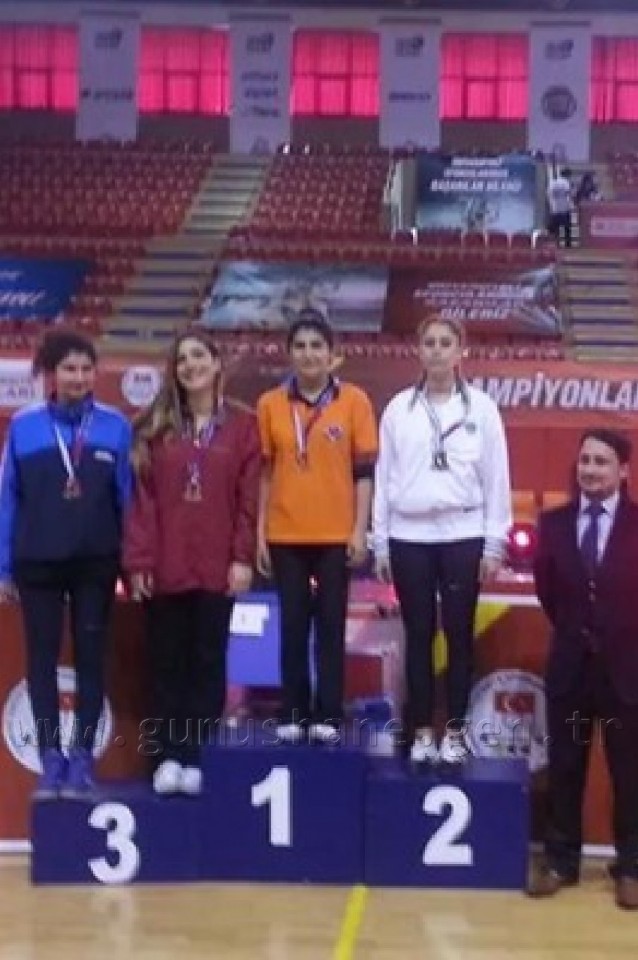 GÜ'lü Milli Sporcu Eskrimde Türkiye Birincisi Oldu 4