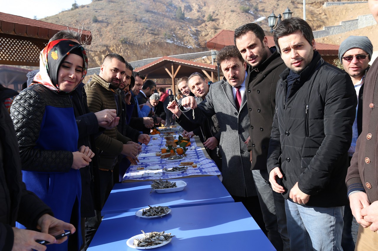 GÜ’de hamsi şenliği 4