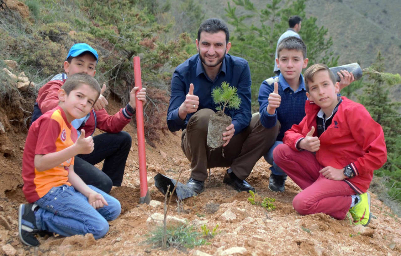 AGD’den her şehide bir fidan, her fidana bir genç projesi 4