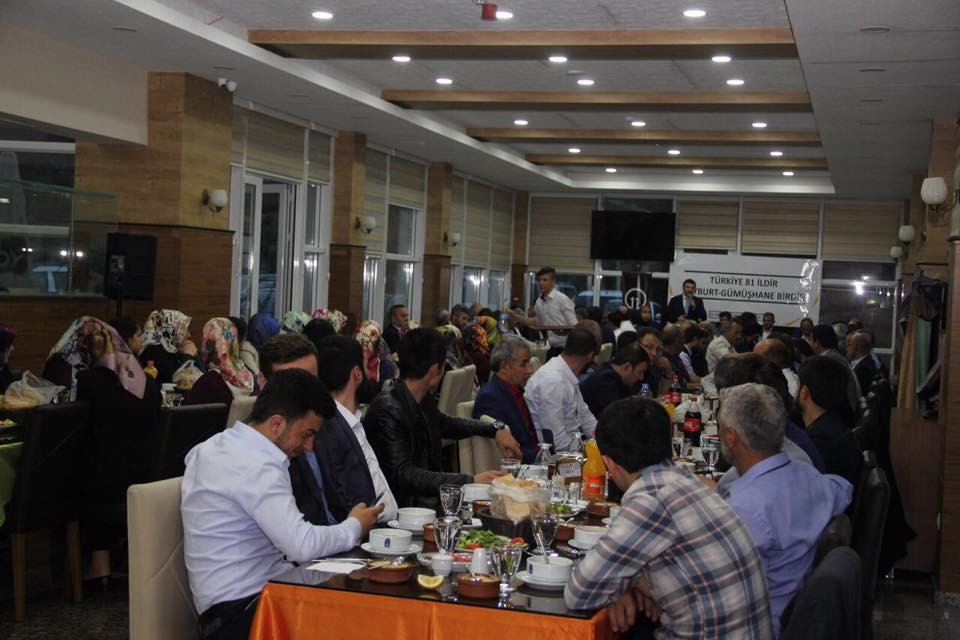 AK Parti’de kardeşlik iftarı 4