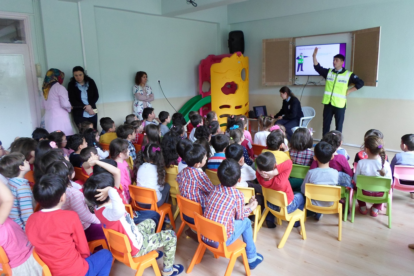 Gümüşhane’de karayolu güvenliği ve trafik haftası kutlandı 4