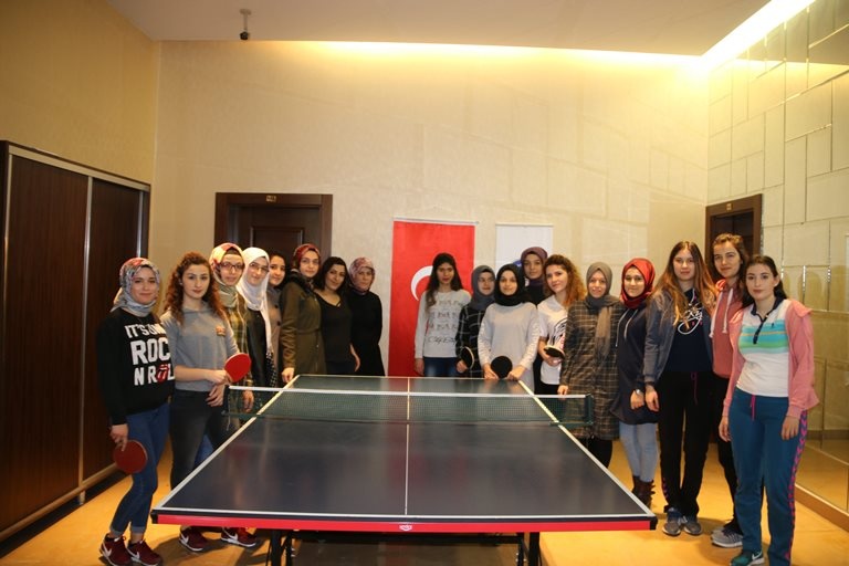 Üniversiteli gençler spora doyuyor 1