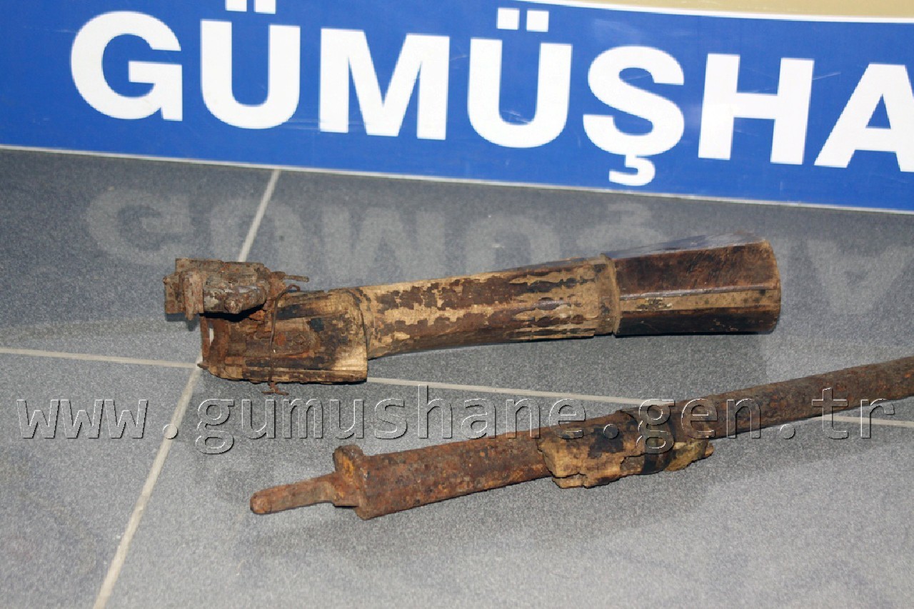 Gümüşhane Emniyetinden Uyuşturucu, Sigara Ve Silah Operasyonu 4