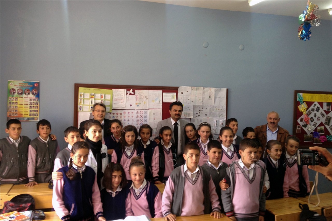 Üstün, Kelkit'te Belediye Başkanlarıyla Toplantı Yaptı 3