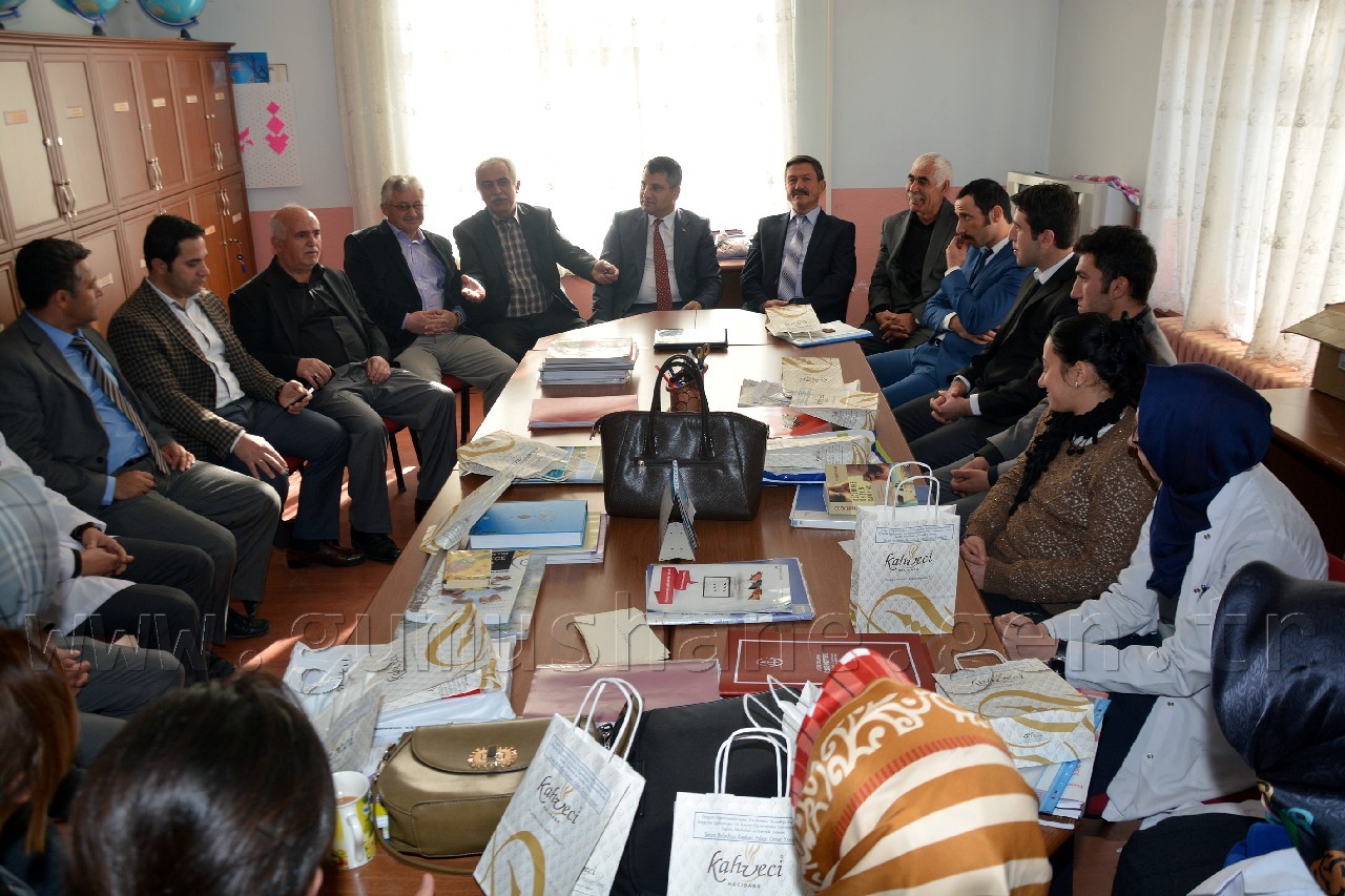 Emekli Öğretmen Şehit Oğlunun İsminin Verildiği Okulda 24 Kasımı Kutladı 2