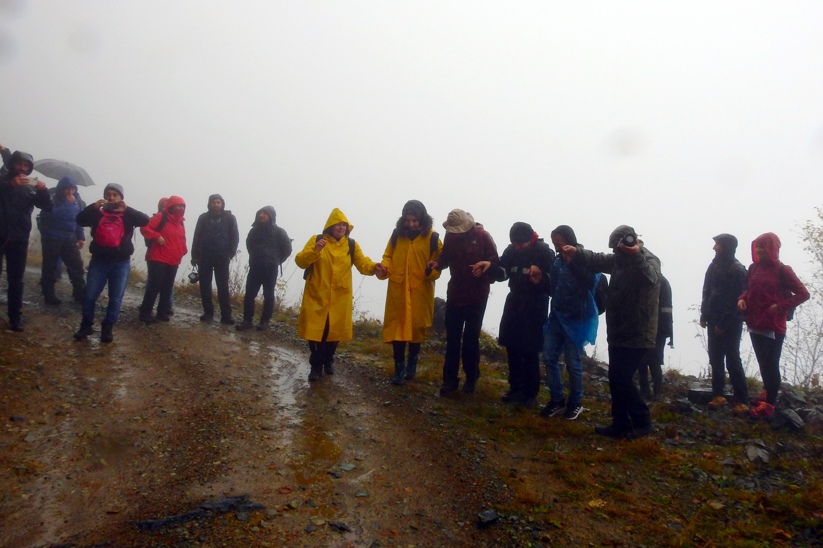Gümüşhaneli dağcılar dünyanın en tehlikeli yolunda yürüdü 8
