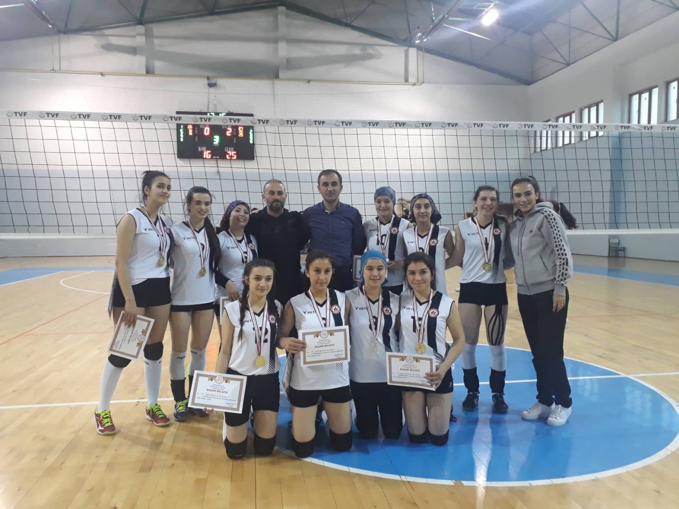 Voleybol grup müsabakaları sona erdi  1