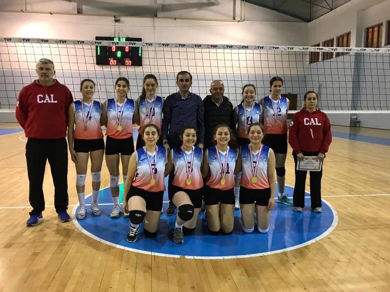 Voleybol grup müsabakaları sona erdi  5