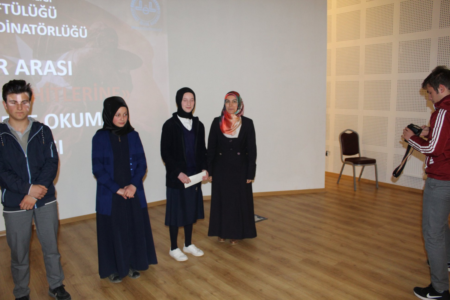 Şiran’da liseler arası Çanakkale şehitlerine şiirini ezbere okuma yarışması yapıldı 1