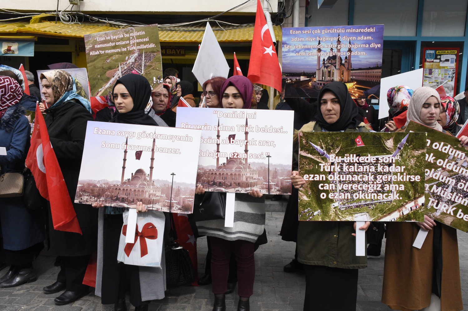 STK’lar ezana saygısızlığa tepki gösterdi 3