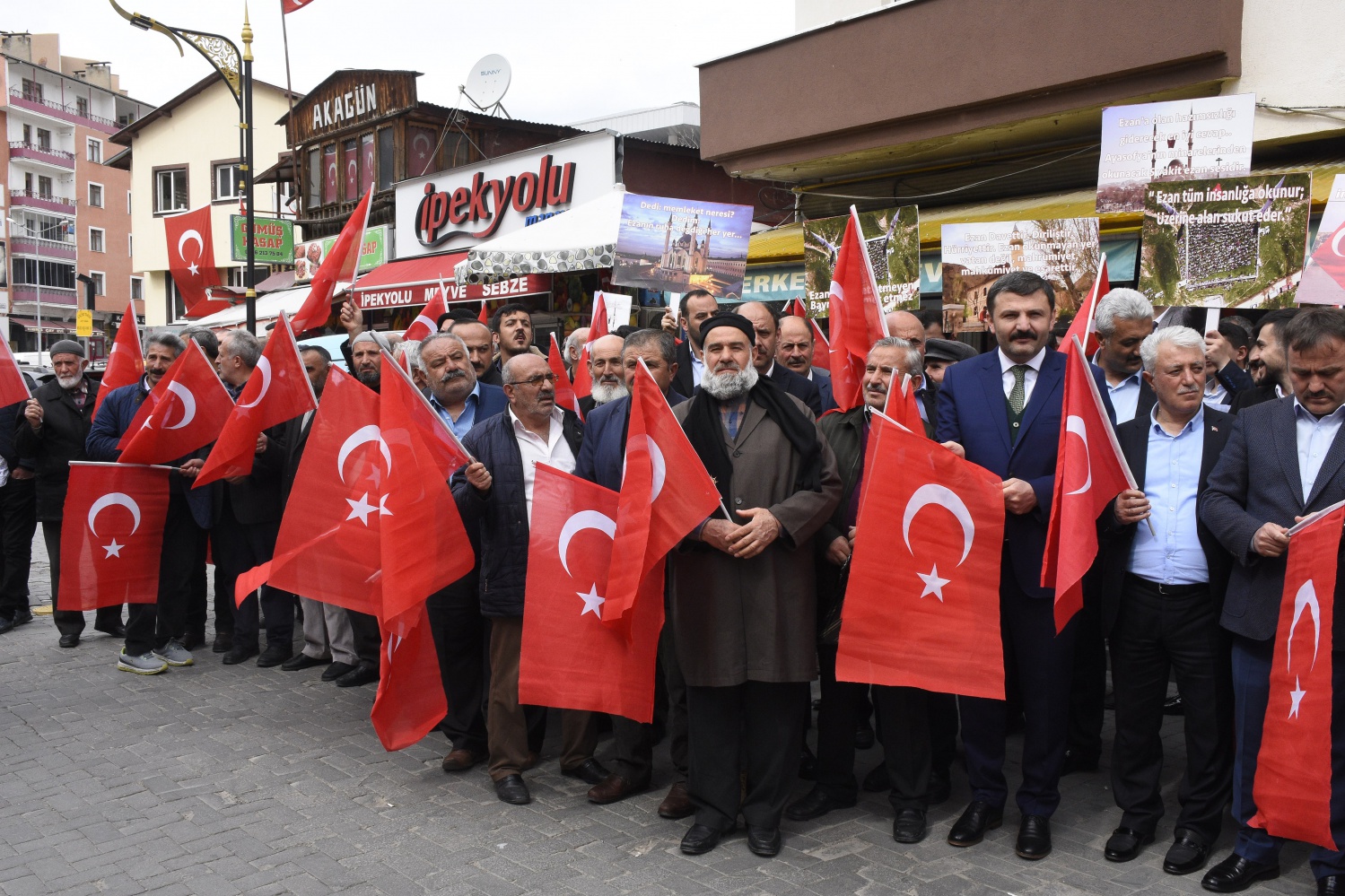STK’lar ezana saygısızlığa tepki gösterdi 1
