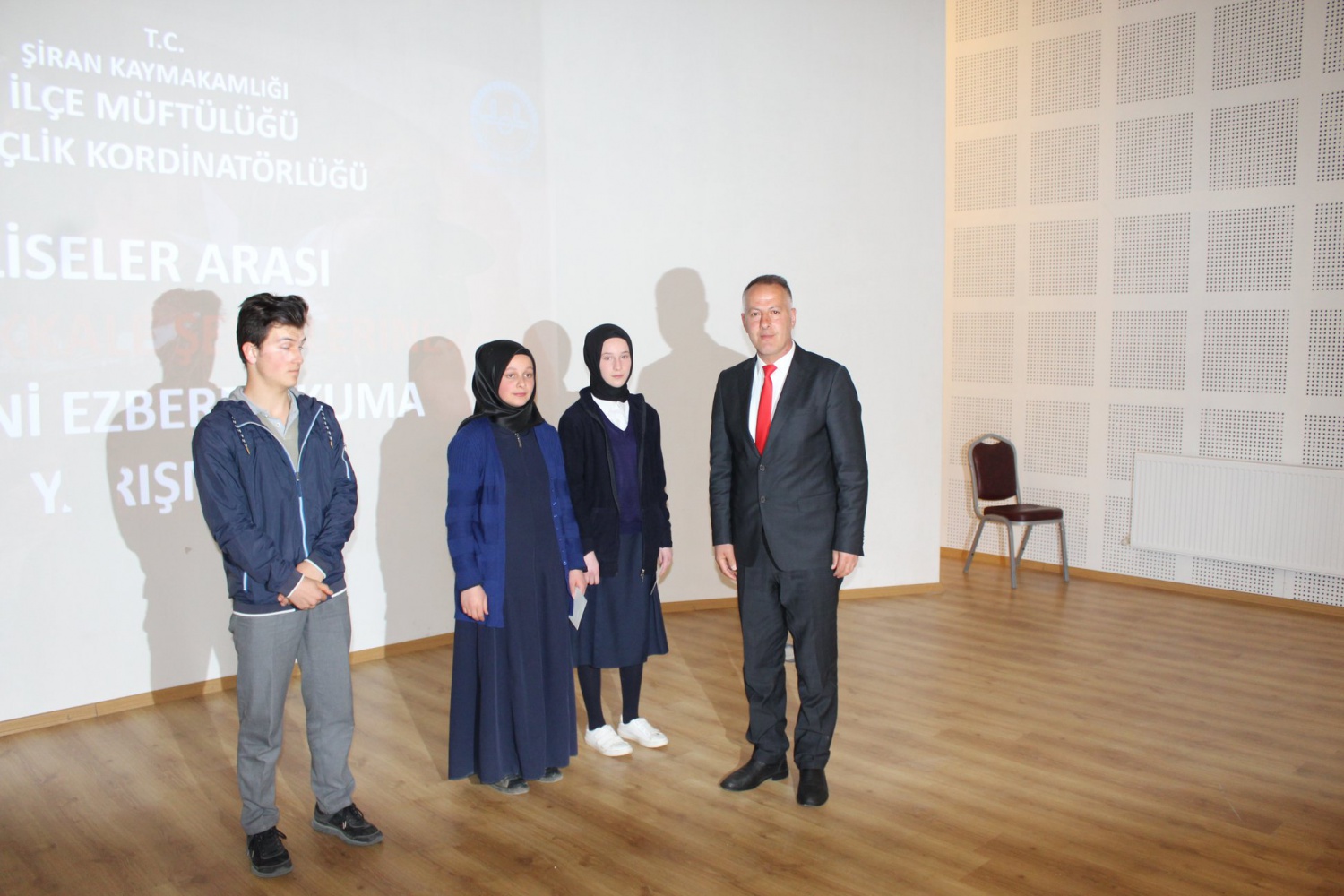 Şiran’da liseler arası Çanakkale şehitlerine şiirini ezbere okuma yarışması yapıldı 3