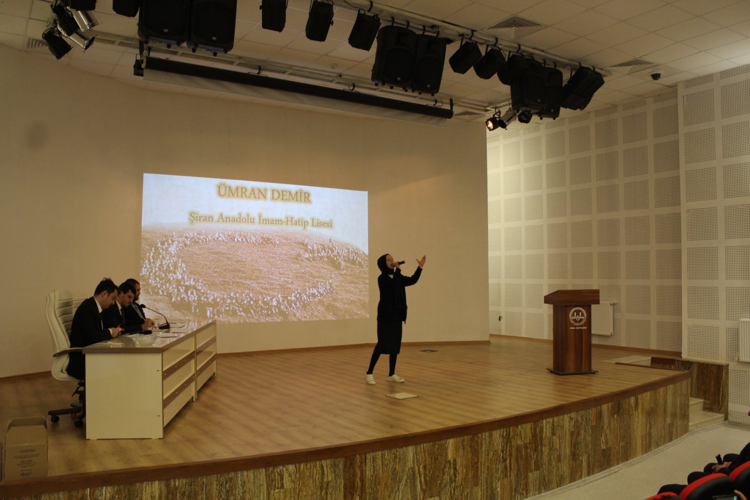 Şiran’da liseler arası Çanakkale şehitlerine şiirini ezbere okuma yarışması yapıldı 10