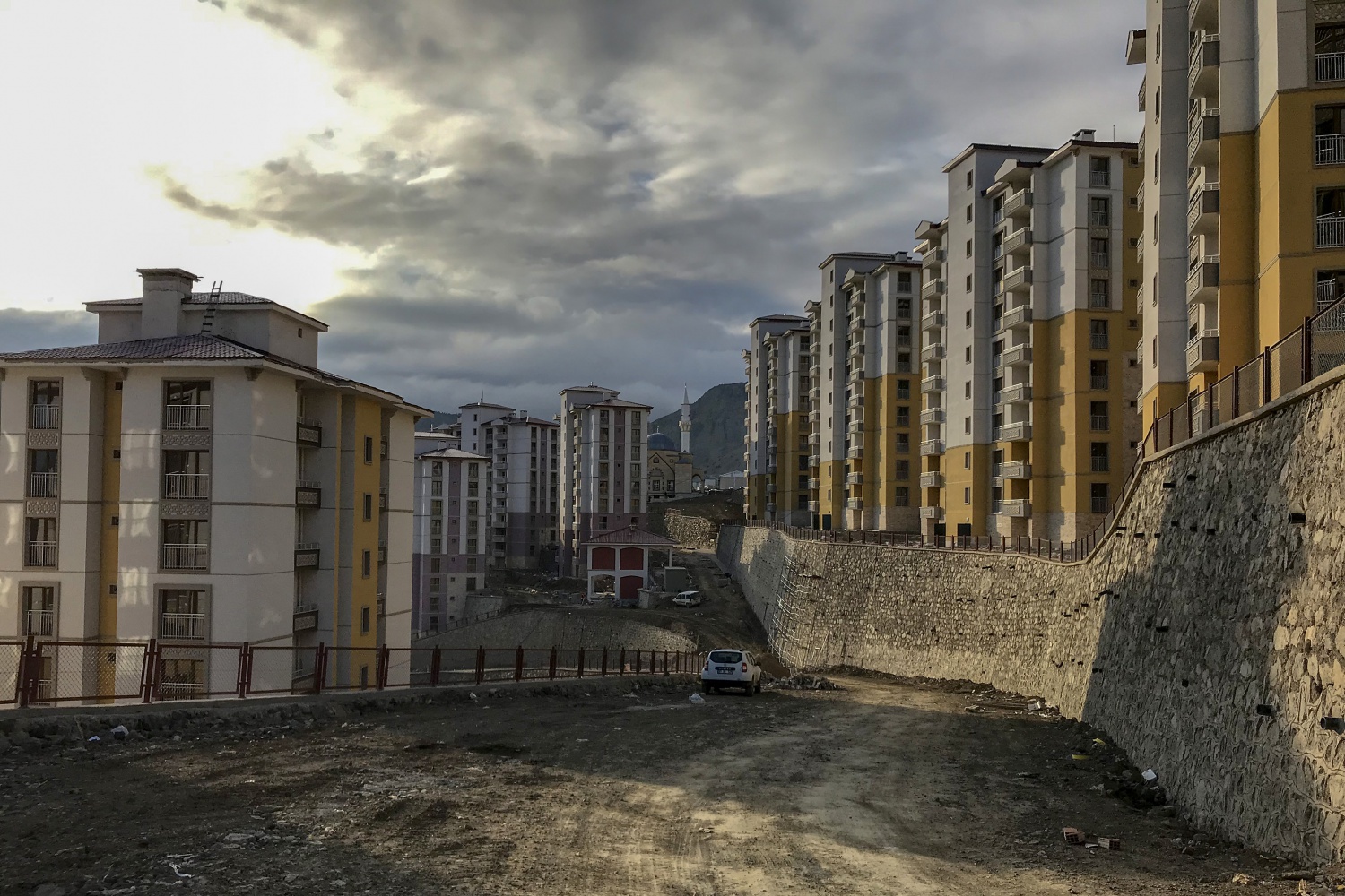 TOKİ’nin 530 konut projesinde çalışmalar son virajda 26