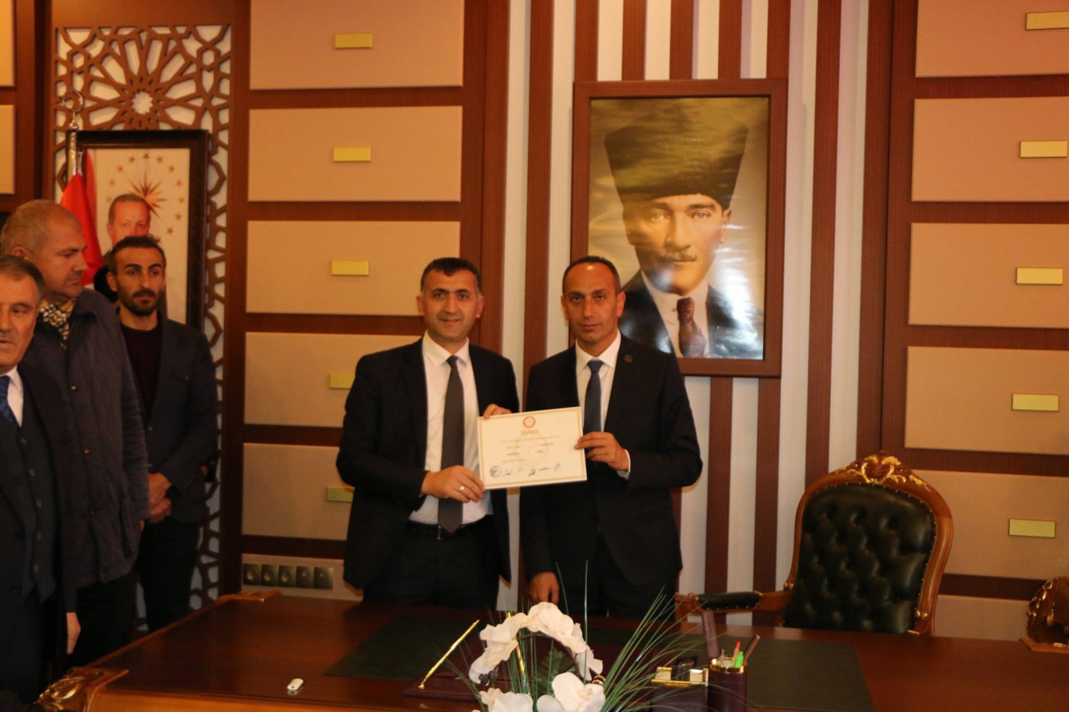 Başkan Özel, mazbatayı Aldı 2