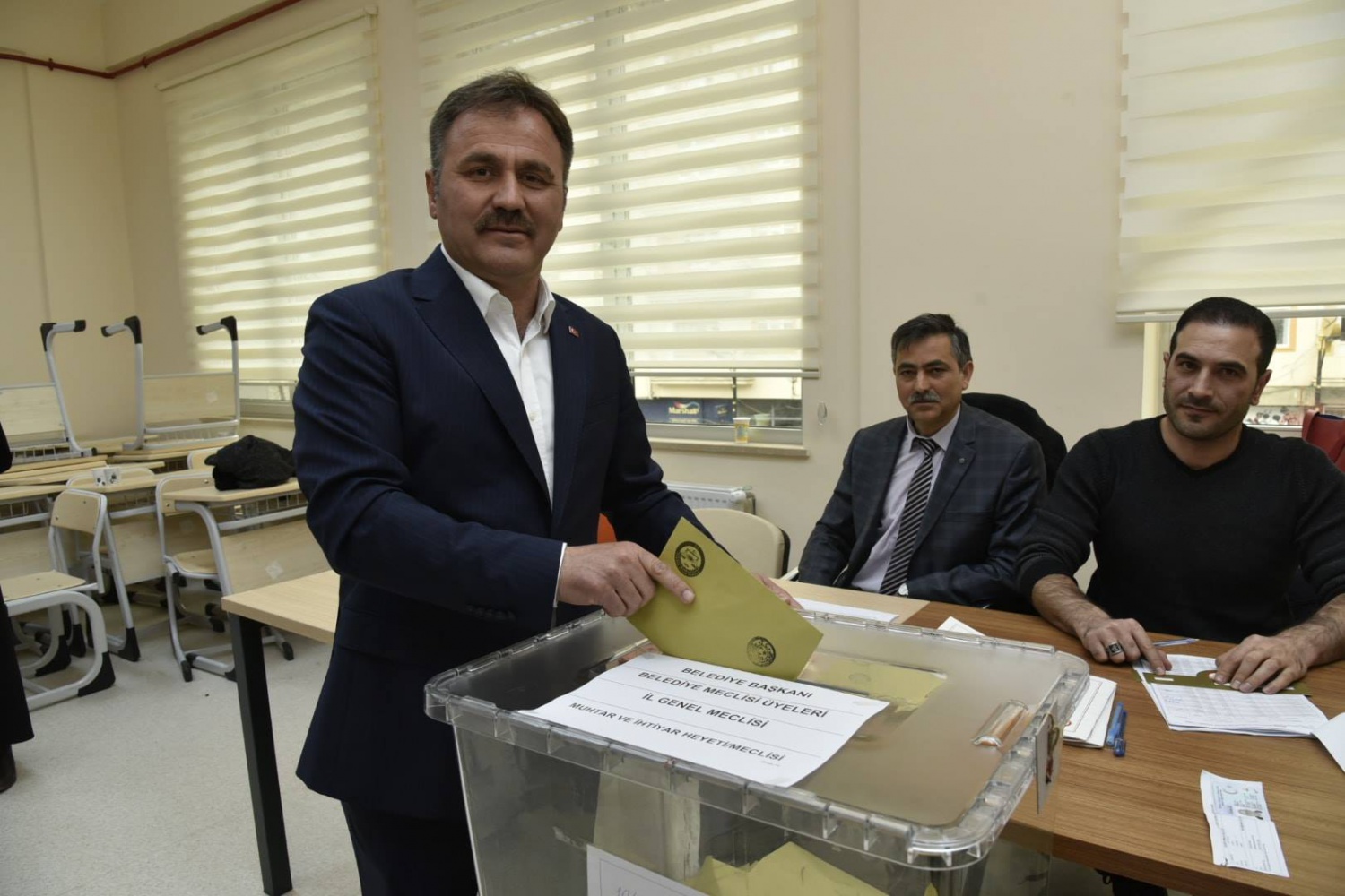 Başkan adayları oylarını kullandı 4