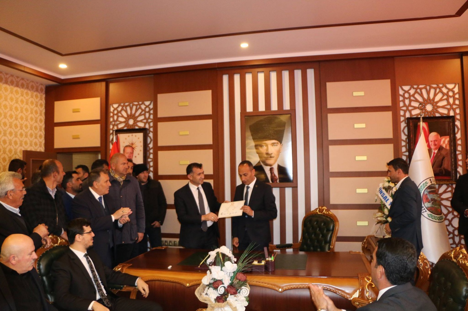 Başkan Özel, mazbatayı Aldı 8