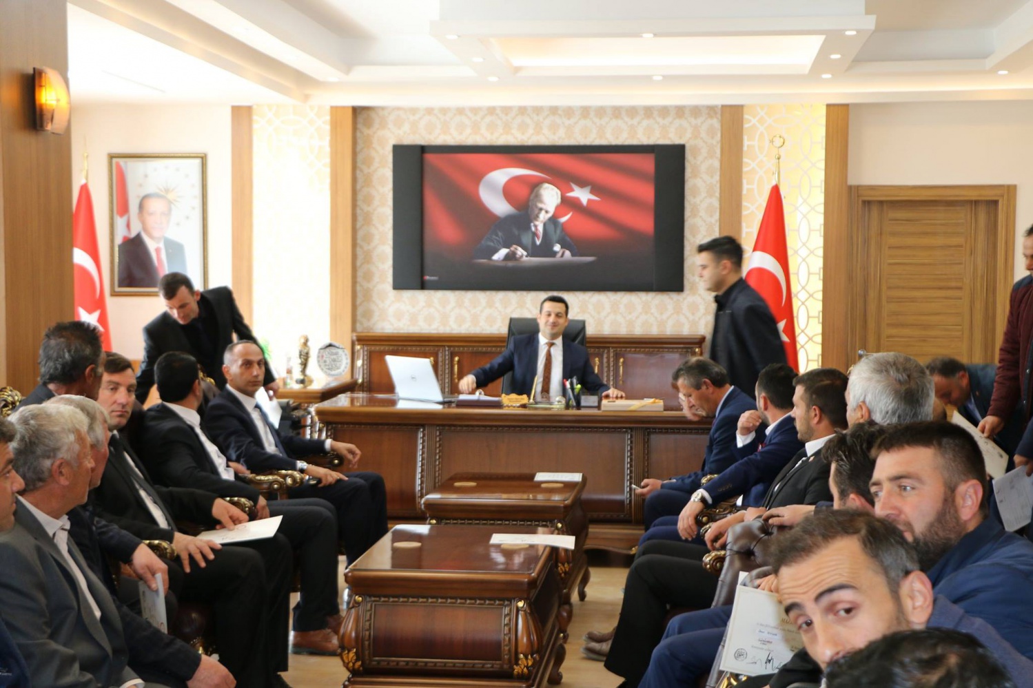 Başkan Özel, mazbatayı Aldı 9