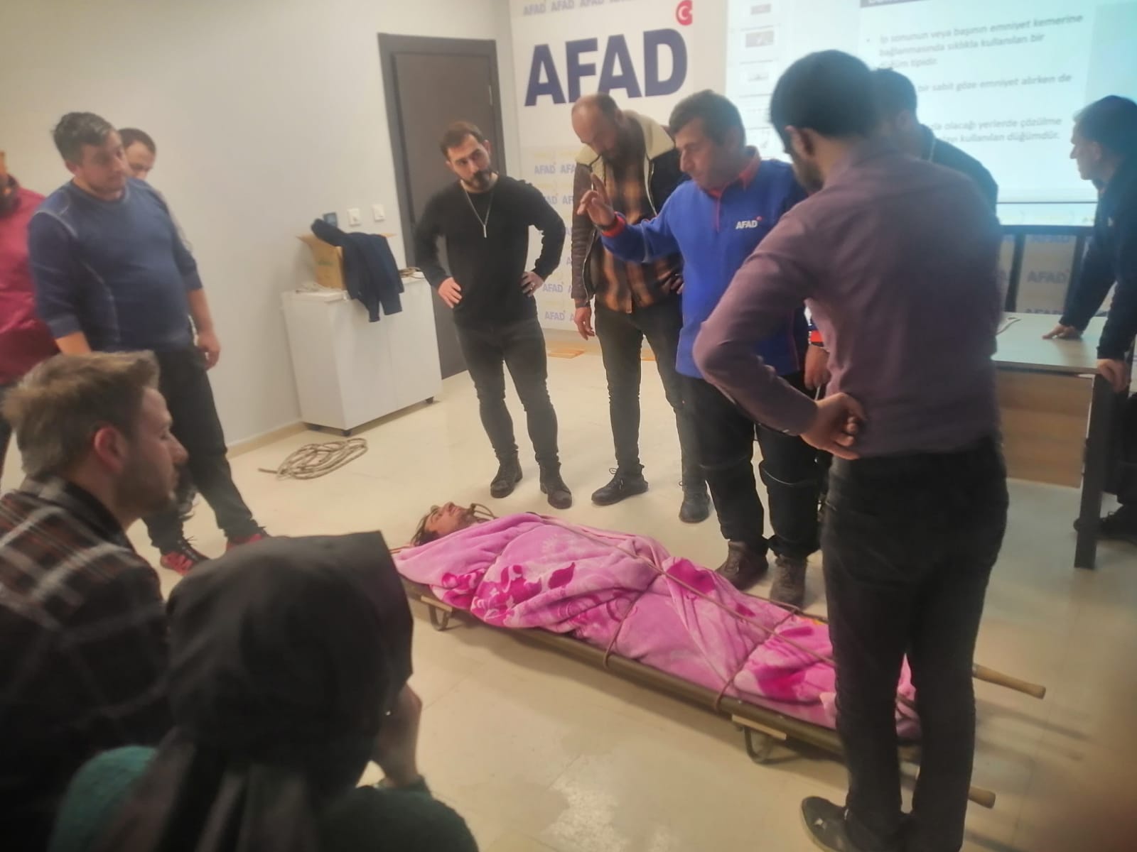 Gönüllü eğitimcilere hafif arama kurtarma eğitimi verildi 2