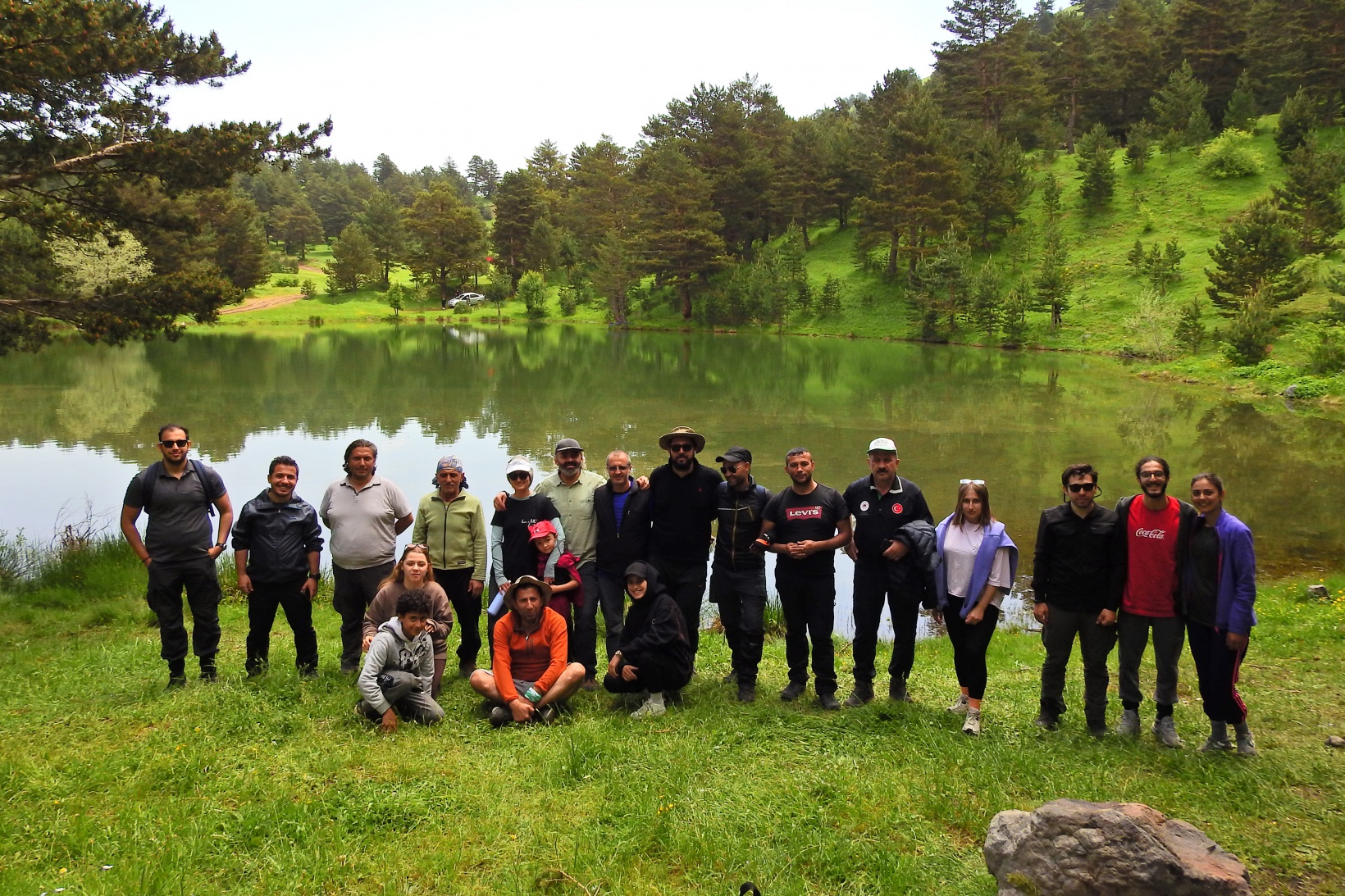 Gümüşhaneli doğaseverler Altınpınar Gölünde kamp kurdu 13