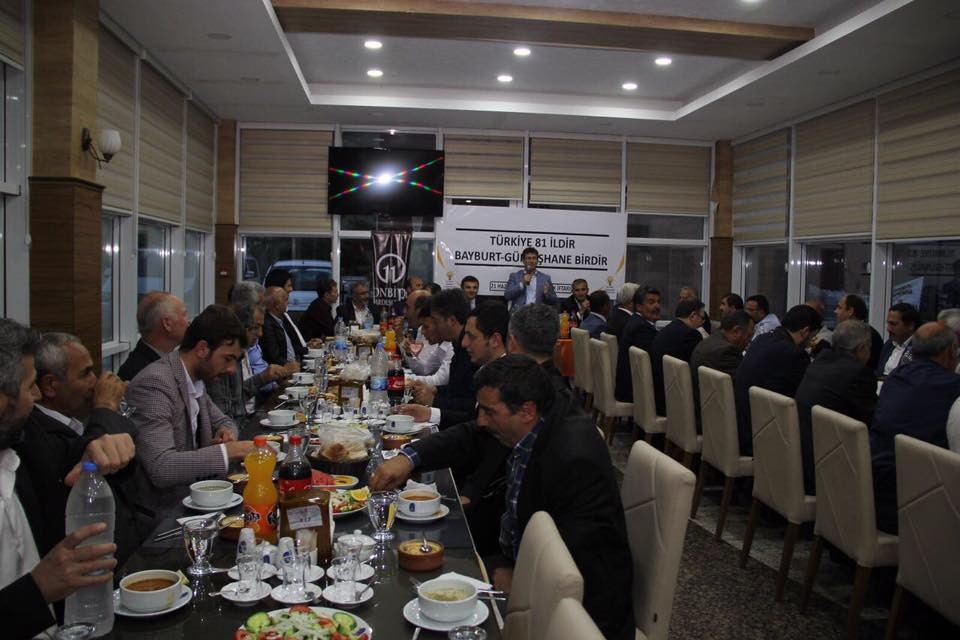 AK Parti’de kardeşlik iftarı 5