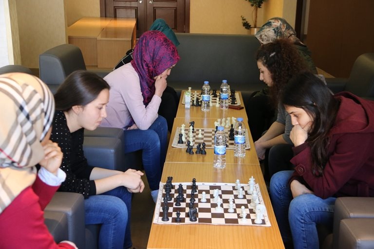 Üniversiteli gençler spora doyuyor 3