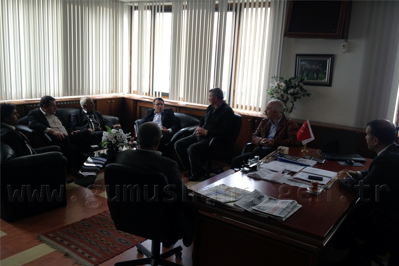 Üstün, Kelkit'te Belediye Başkanlarıyla Toplantı Yaptı 6