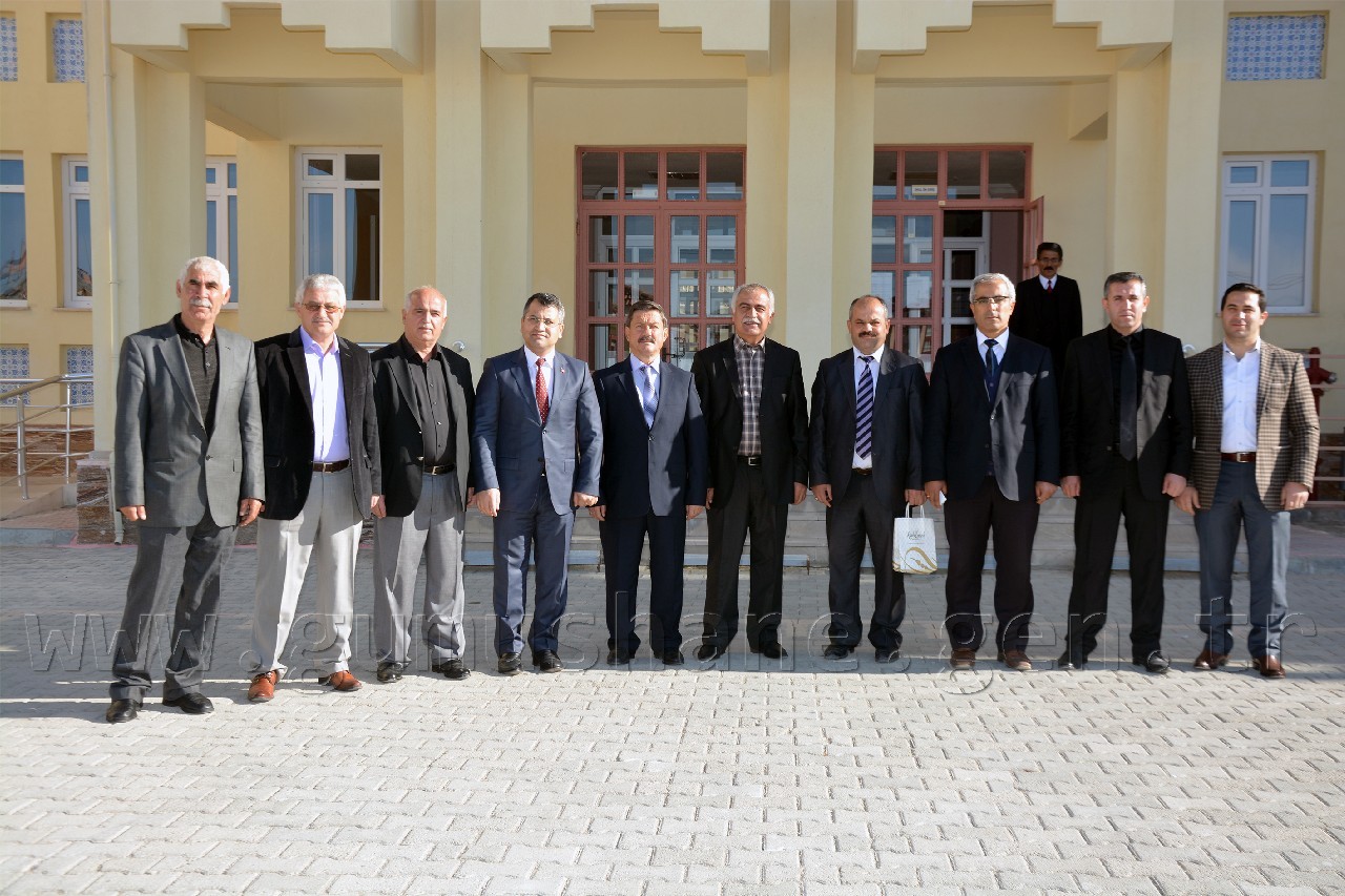 Emekli Öğretmen Şehit Oğlunun İsminin Verildiği Okulda 24 Kasımı Kutladı 3