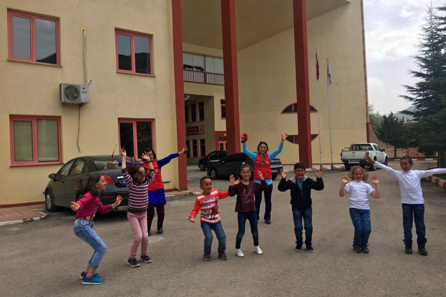 Yuvacık Köyü ‘Merkezim Her Yerde’ projesi ile Gümüşhane Gençlik Merkezinde 12