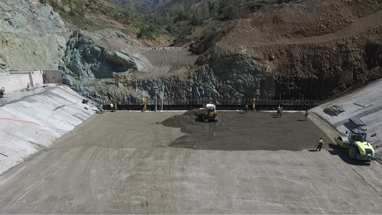 Bahçecik barajında çalışmalar devam ediyor 2