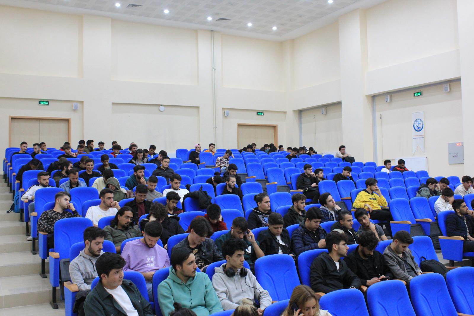 GÜ’de kadına yönelik şiddetle mücadelede farkındalık eğitimi verildi 3