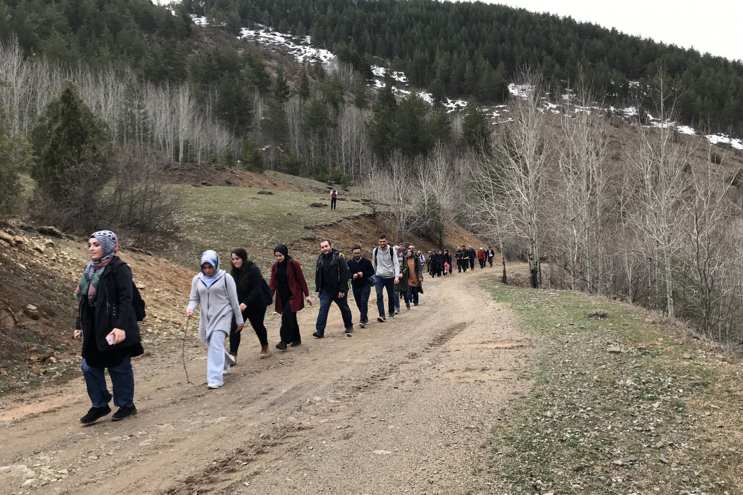 Gümüşhaneli dağcılardan Kelkit’te bahar yürüyüşü 13