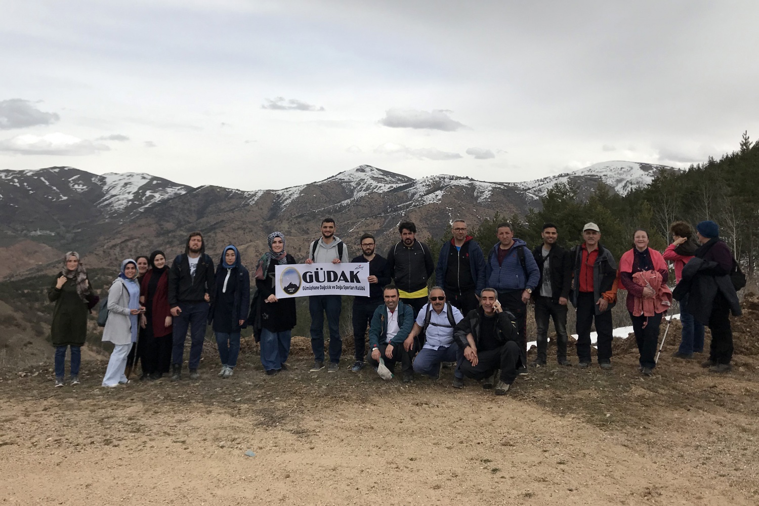 Gümüşhaneli dağcılardan Kelkit’te bahar yürüyüşü 17