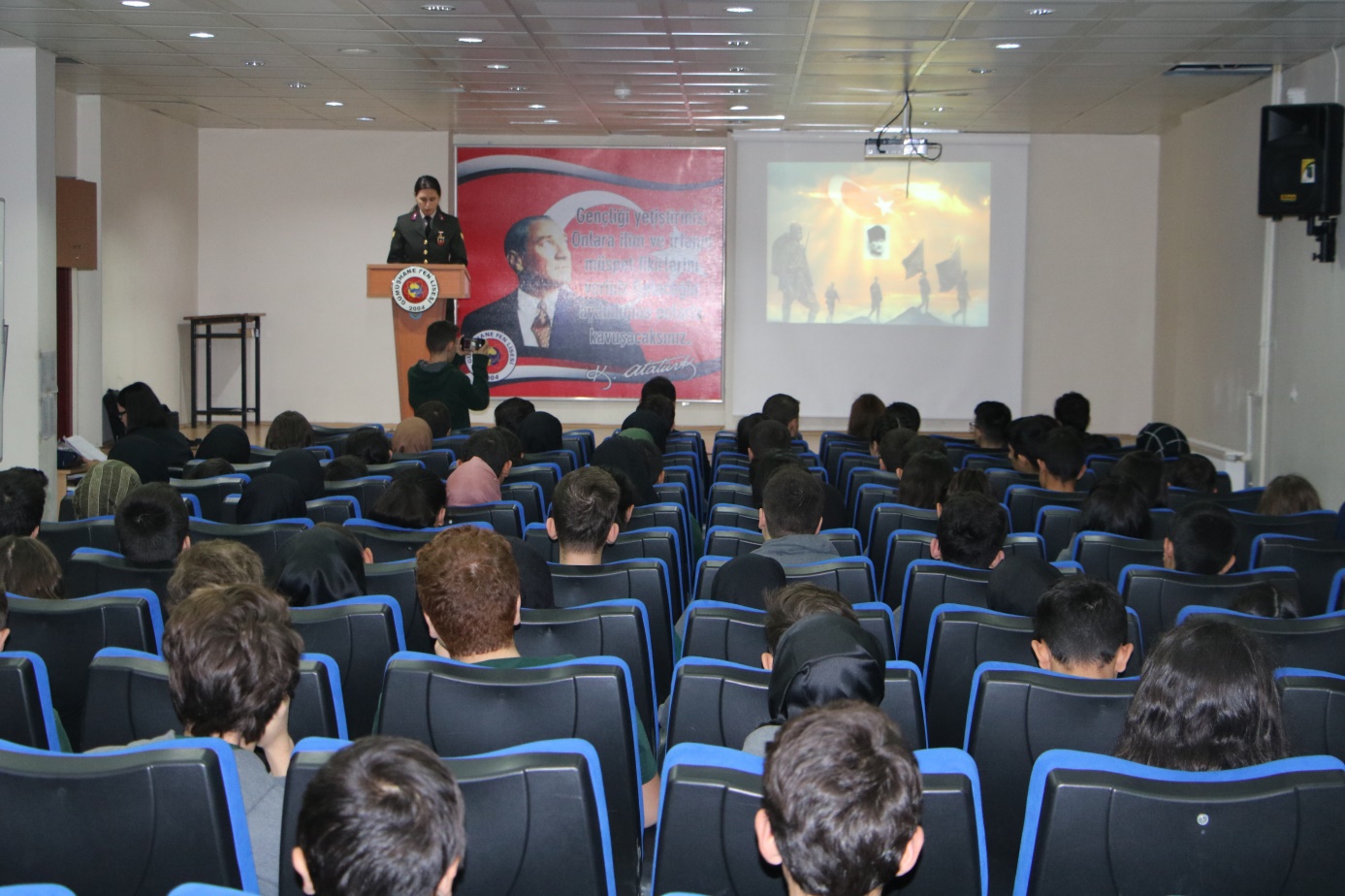 Jandarma 990 lise öğrencisine şehitlik ve gazilik bilincini anlattı 5