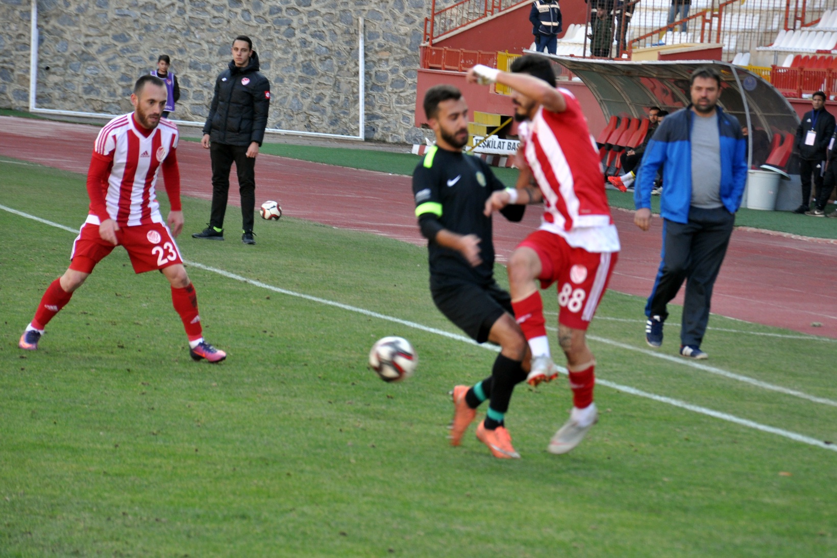 Gümüş evinde güldü: 3-1 4