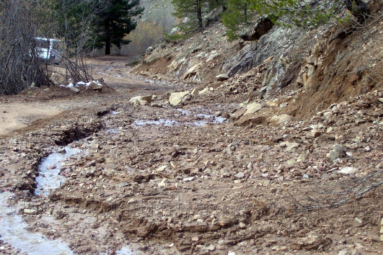 Gümüşhane'de Sel Köy Yollarını Da Vurdu 5