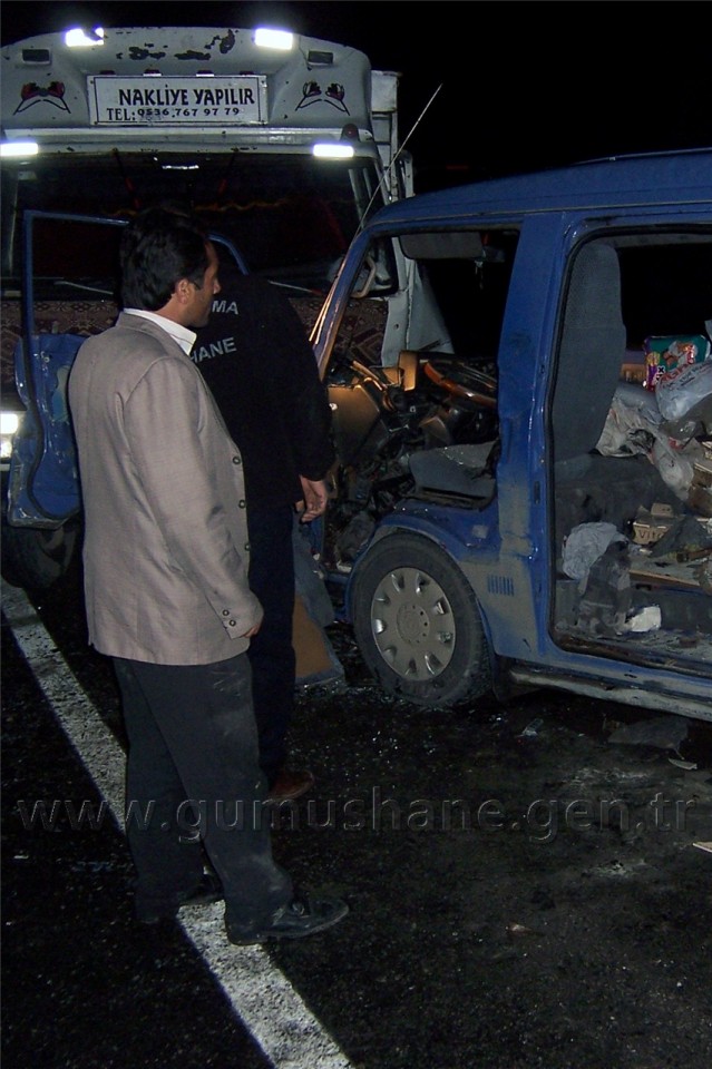 Zigana'da Trafik Kazası: 2 Yaralı 4