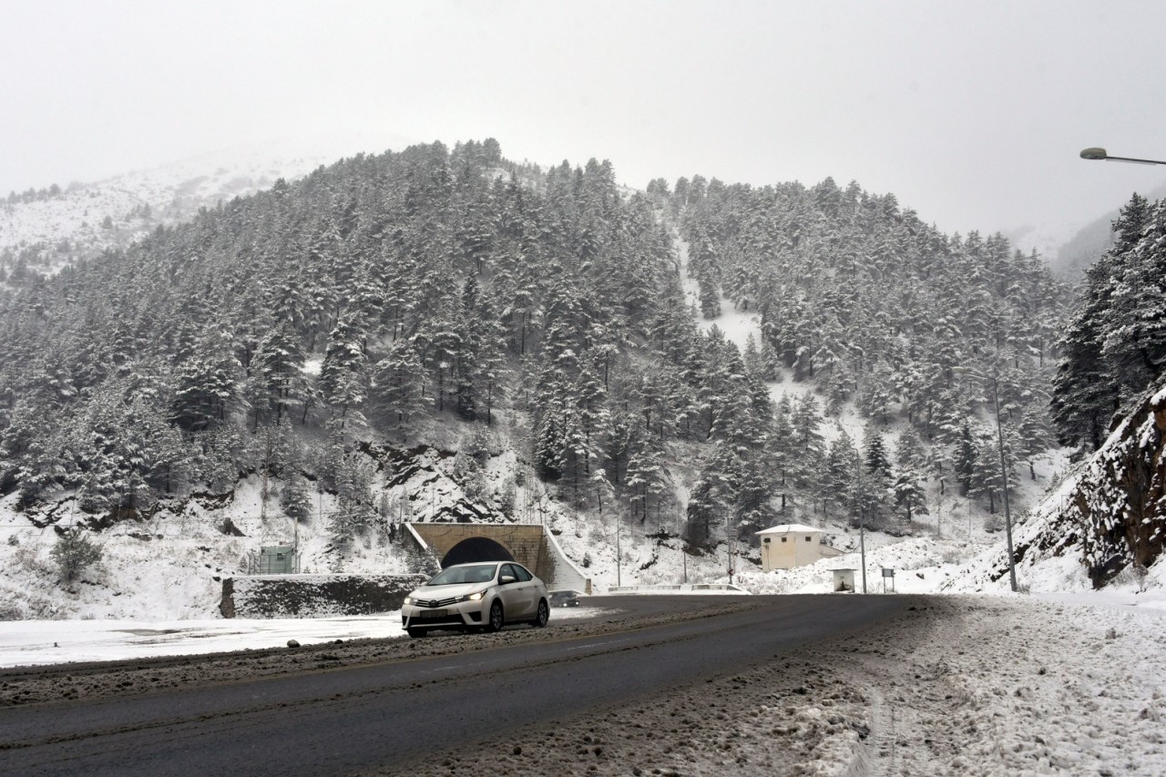 Zigana Geçidi'nde Kar Kalınlığı 10 Santimetreyi Geçti 12