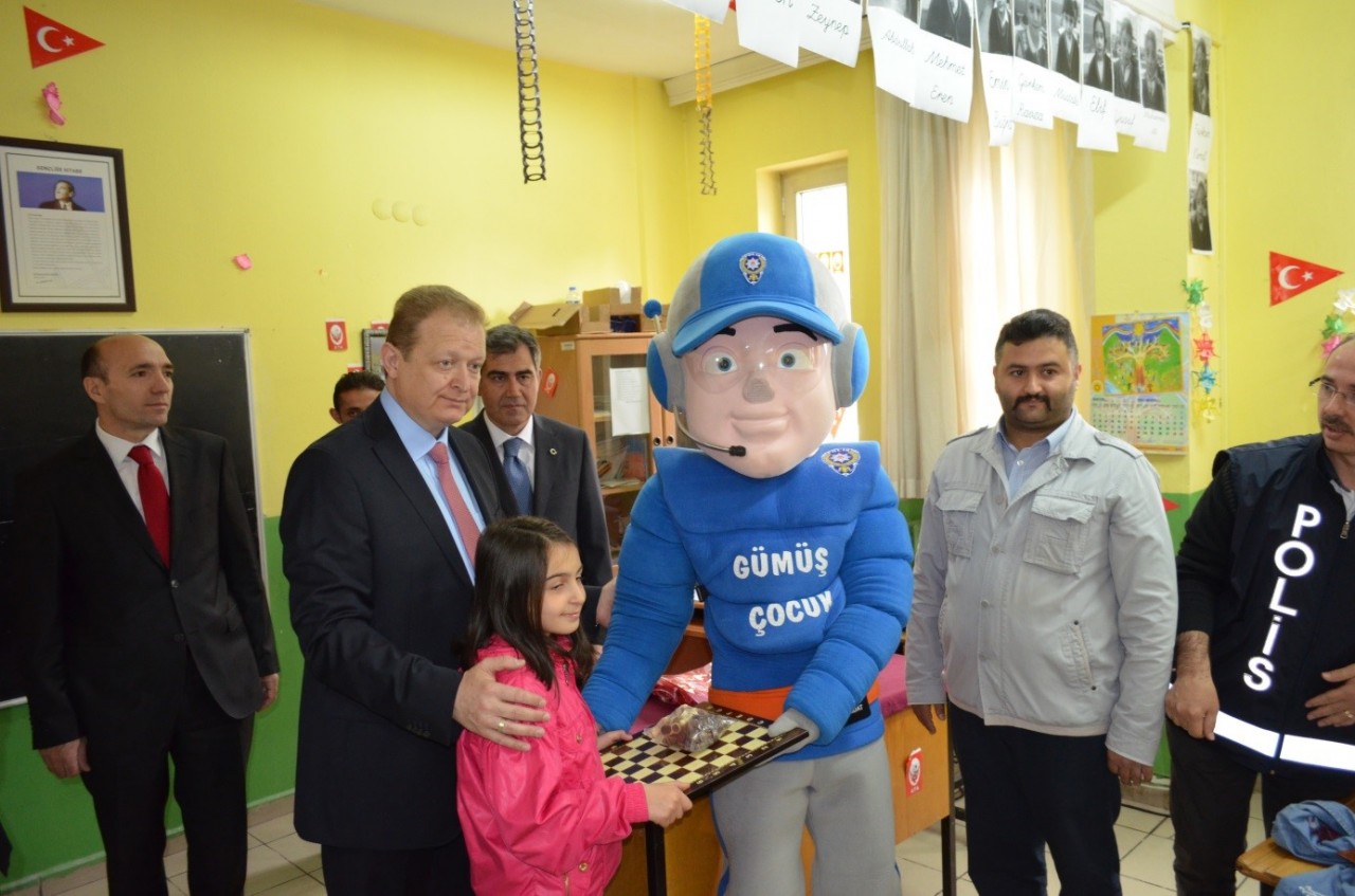 Gümüş Çocuk Öğrencilerin Karne Heyecanını Paylaştı  7