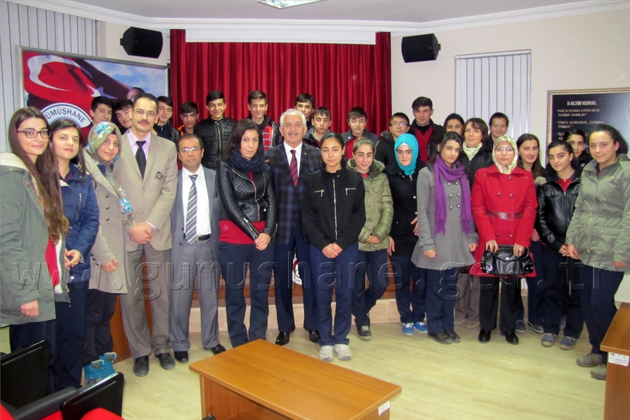 Lise öğrencileri Akçay’la söyleşi yaptı 3