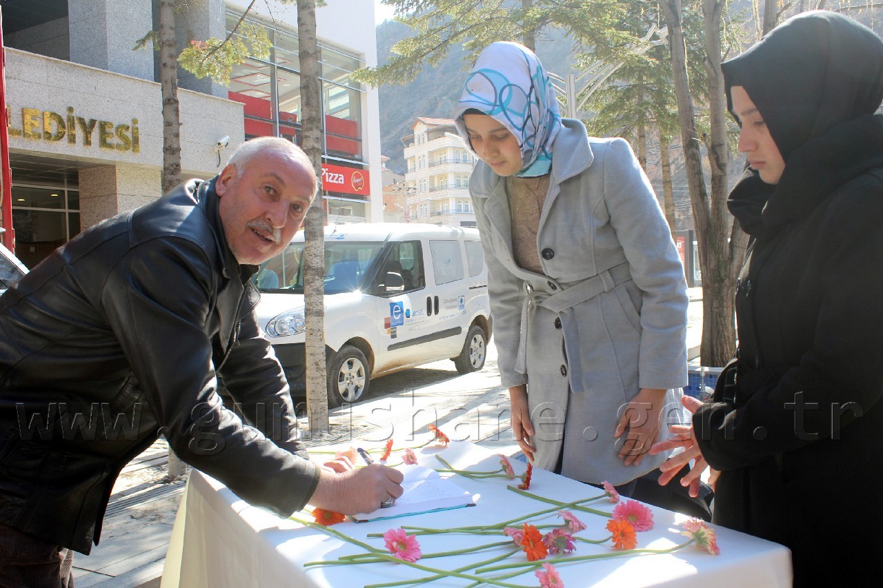 Gümüşhane’de Hocalı Katliamının Yıldönümünde Fotoğraf Sergisi Açıldı 6