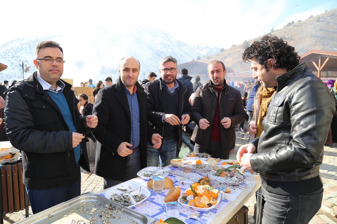 GÜ’de hamsi şenliği 7