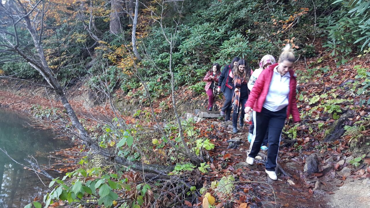 Gümüşhaneli dağcılar Karagöl'de 3